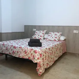 https://amazing-and-clean-studio-very-close-to-city-center.hotelsinnerja.org